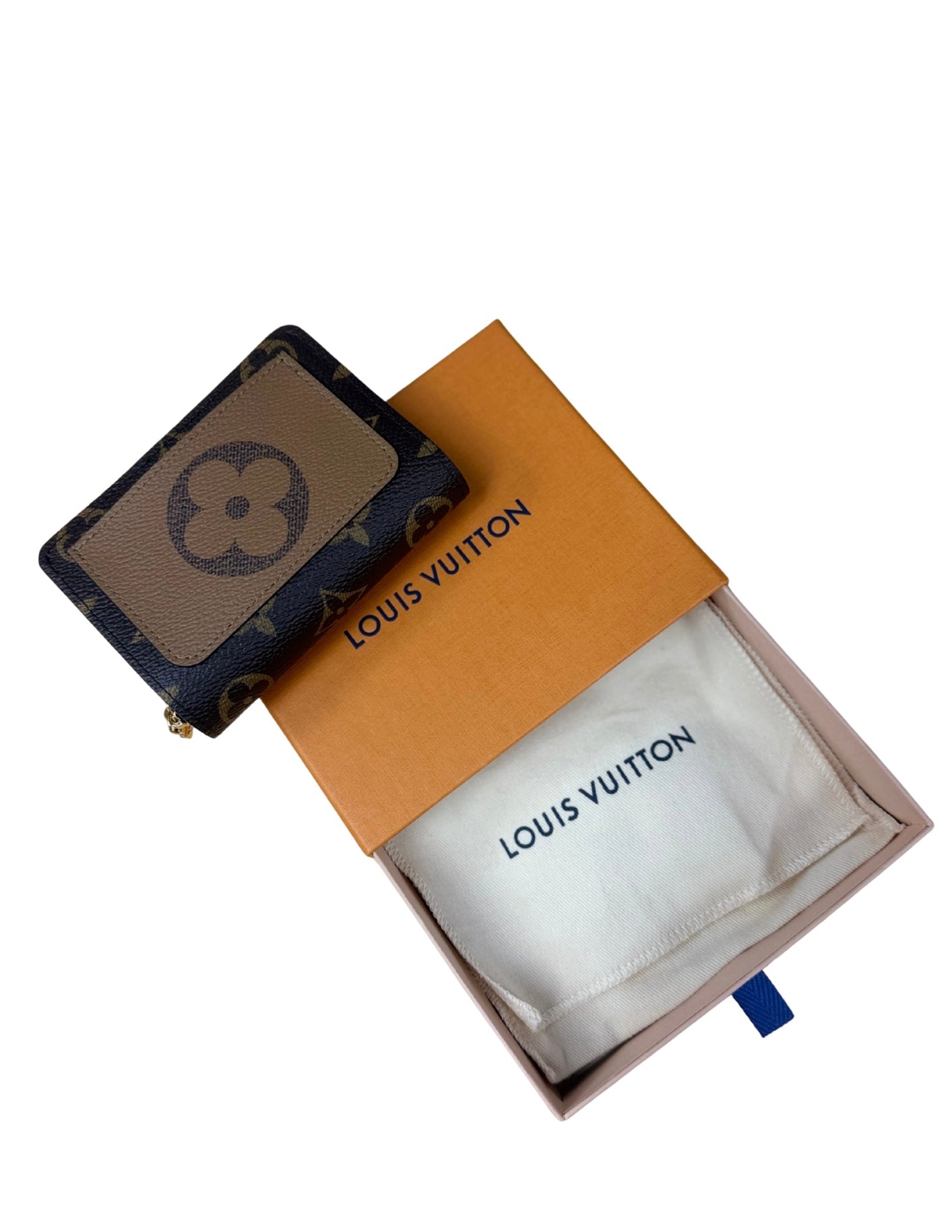 LOUIS VUITTON Like New / NWOT: The item is pristi Wallet