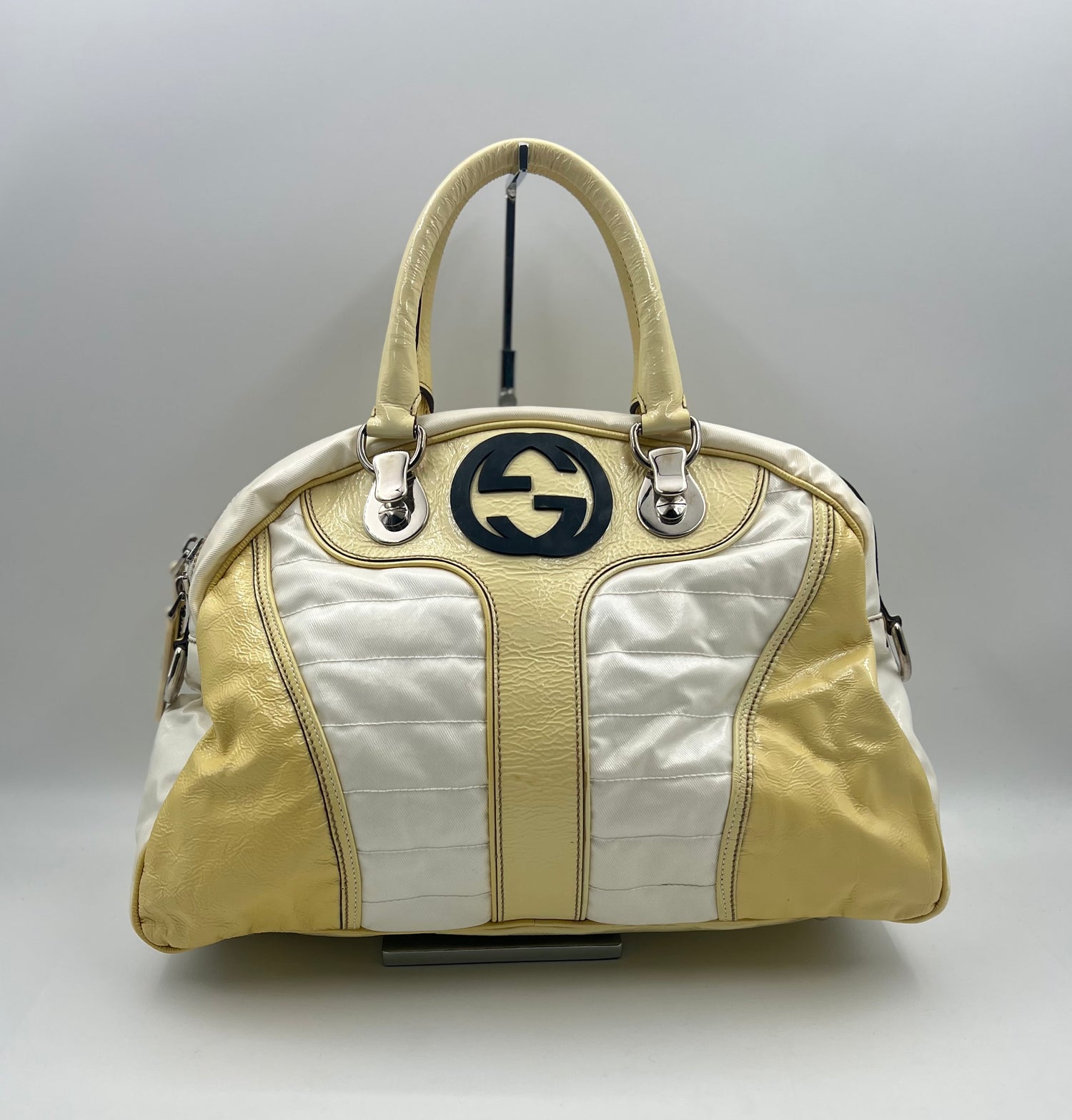 GUCCI Fair / Well-Loved: Item shows wear Handbag