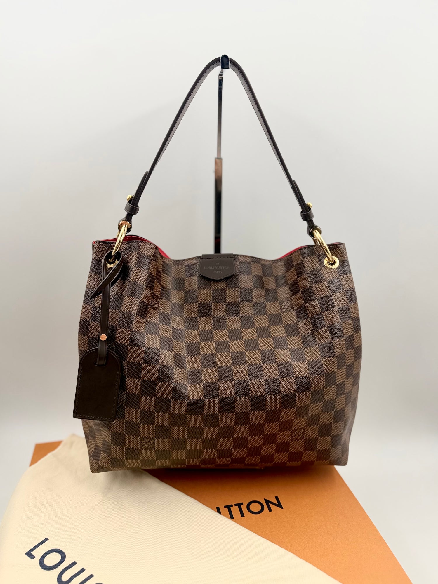 LOUIS VUITTON Handbag