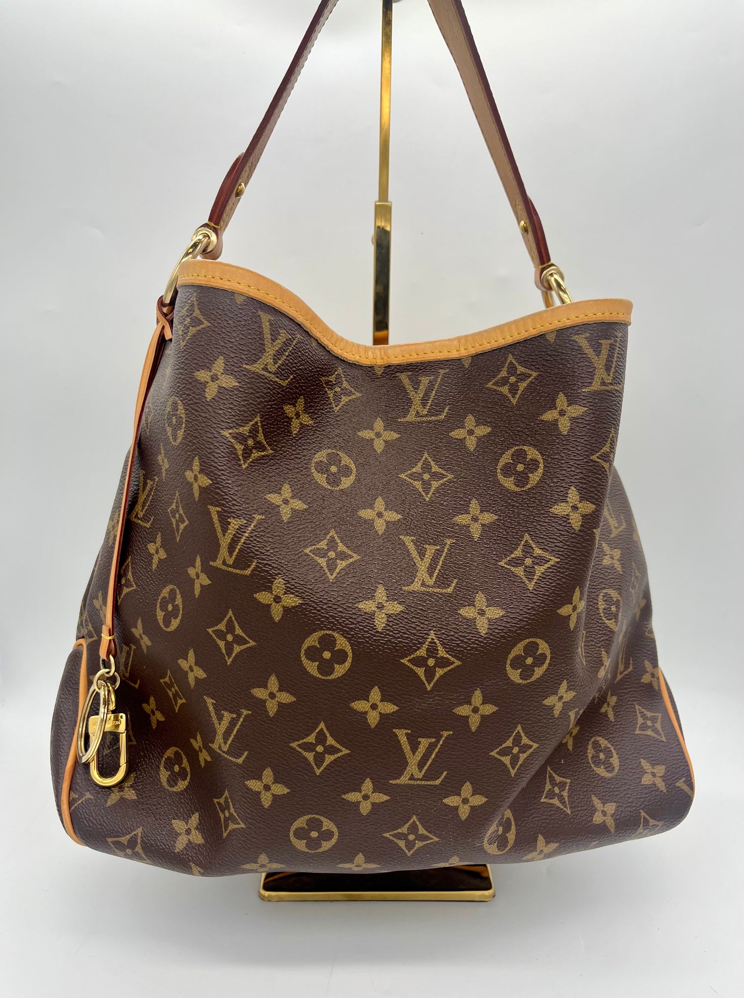 LOUIS VUITTON Handbag