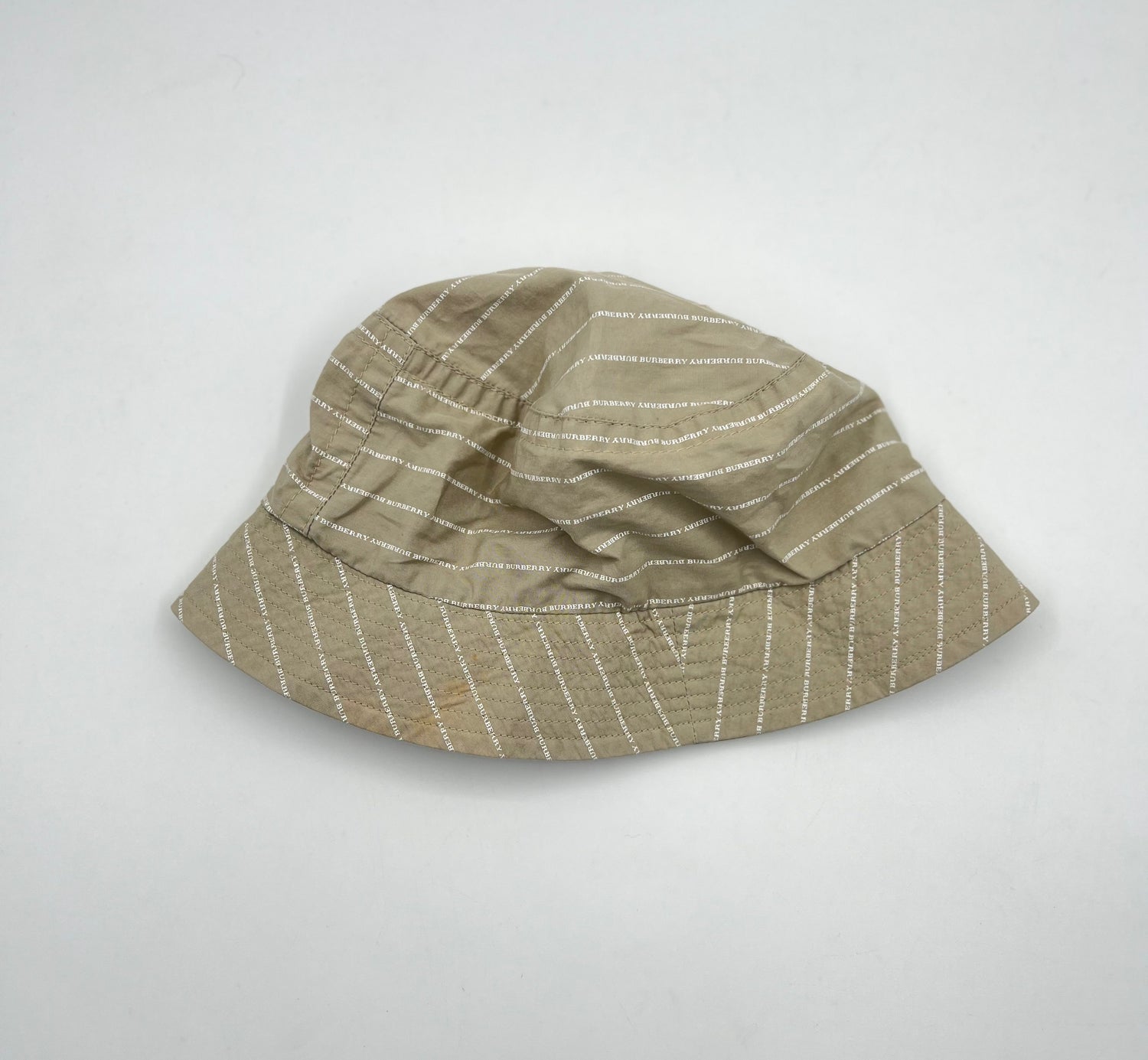 BURBERRY Excellent: This item is gently used Hats