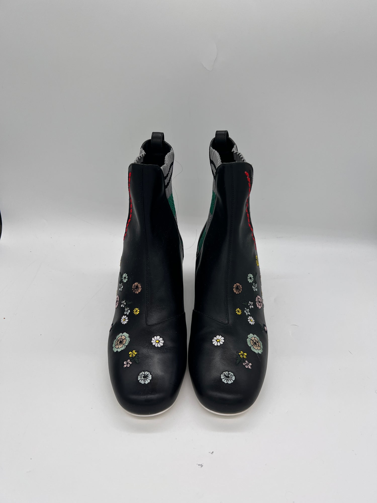 Size 37 FENDI Wom Boots