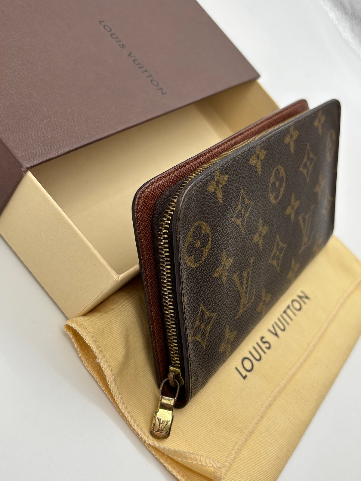 LOUIS VUITTON Wallet
