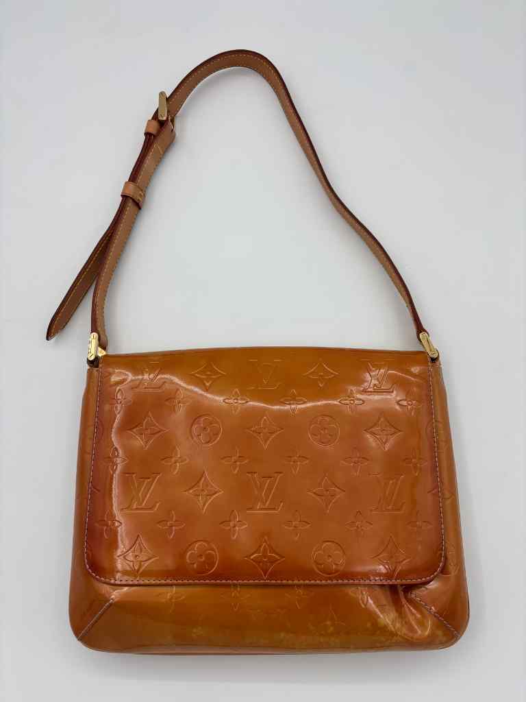LOUIS VUITTON Handbag