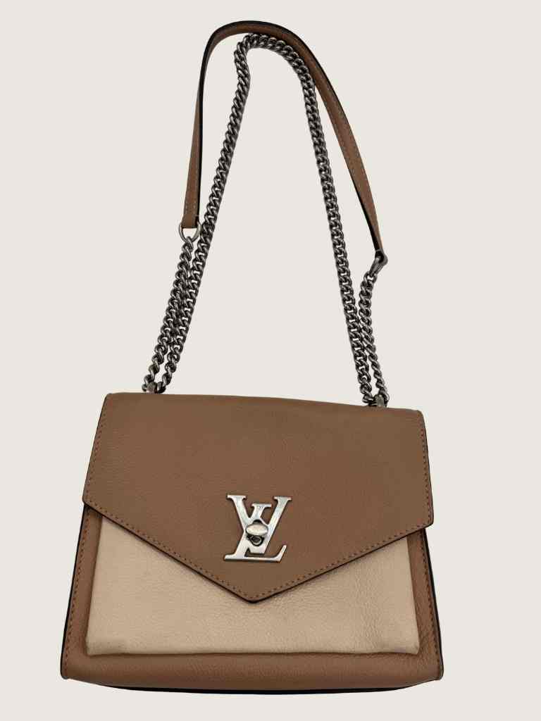 LOUIS VUITTON Handbag