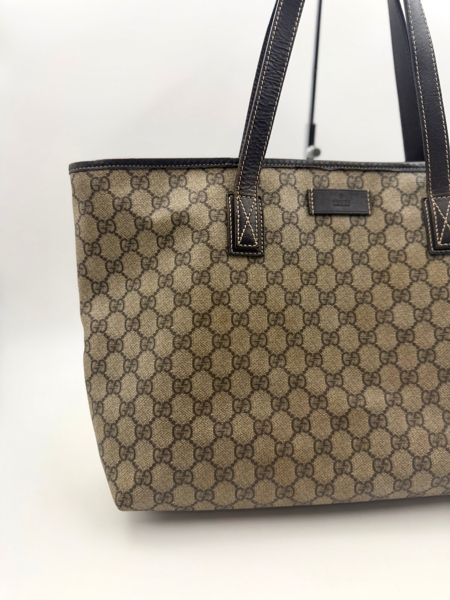 GUCCI GG Supreme Tote (Good)