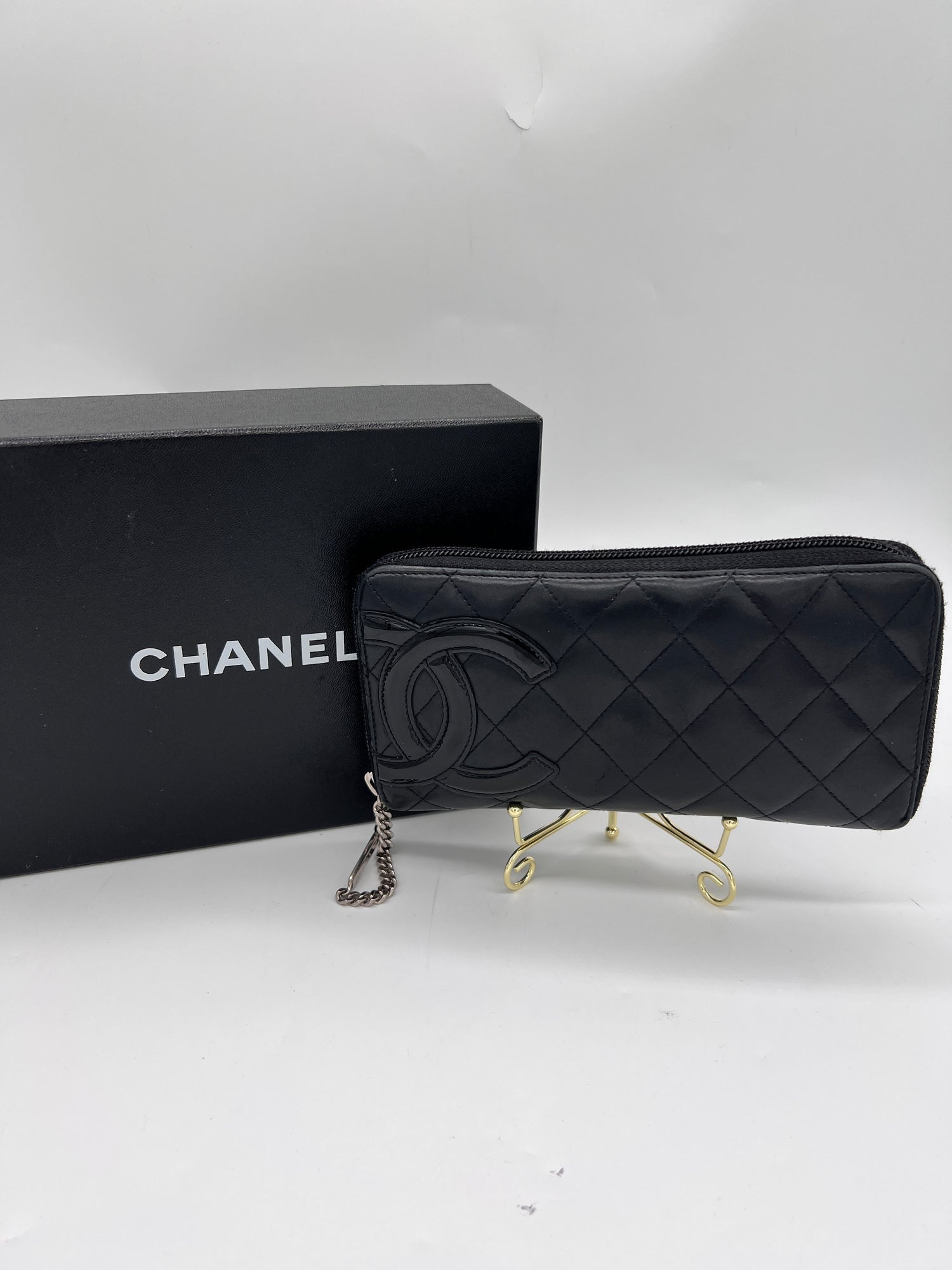 CHANEL Excellent: This item is gently used Wallet