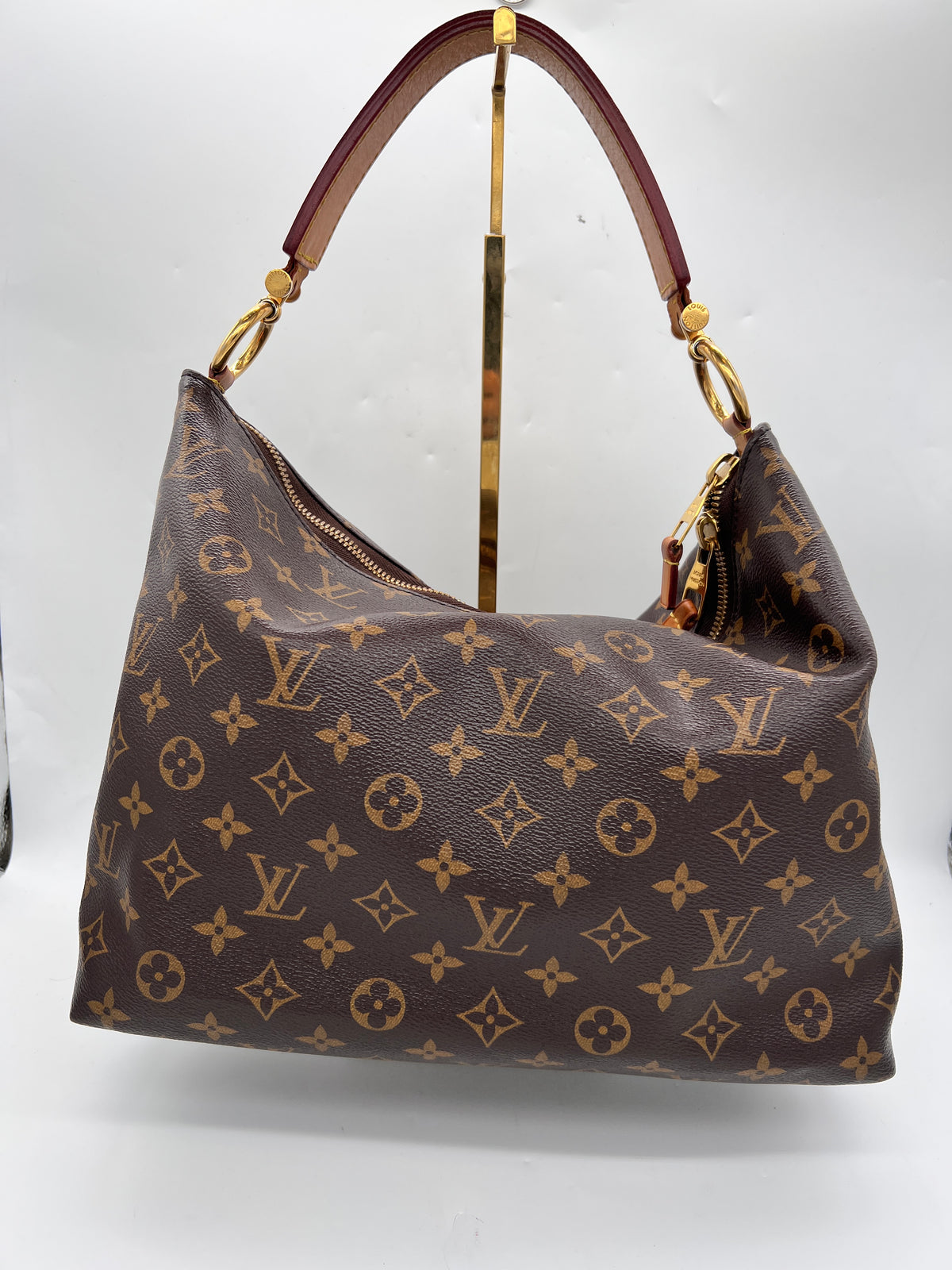 LOUIS VUITTON Handbag