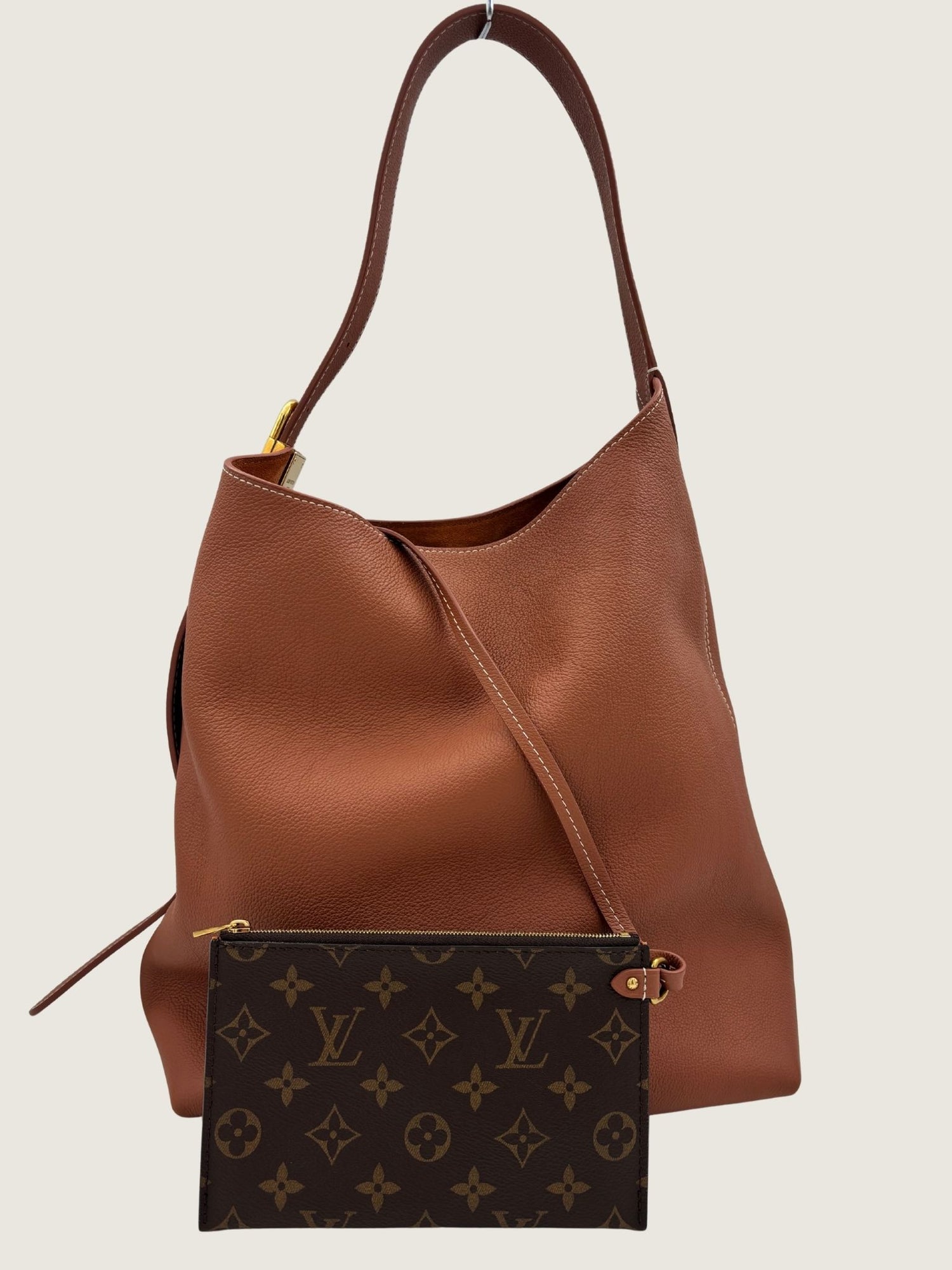 LOUIS VUITTON Handbag