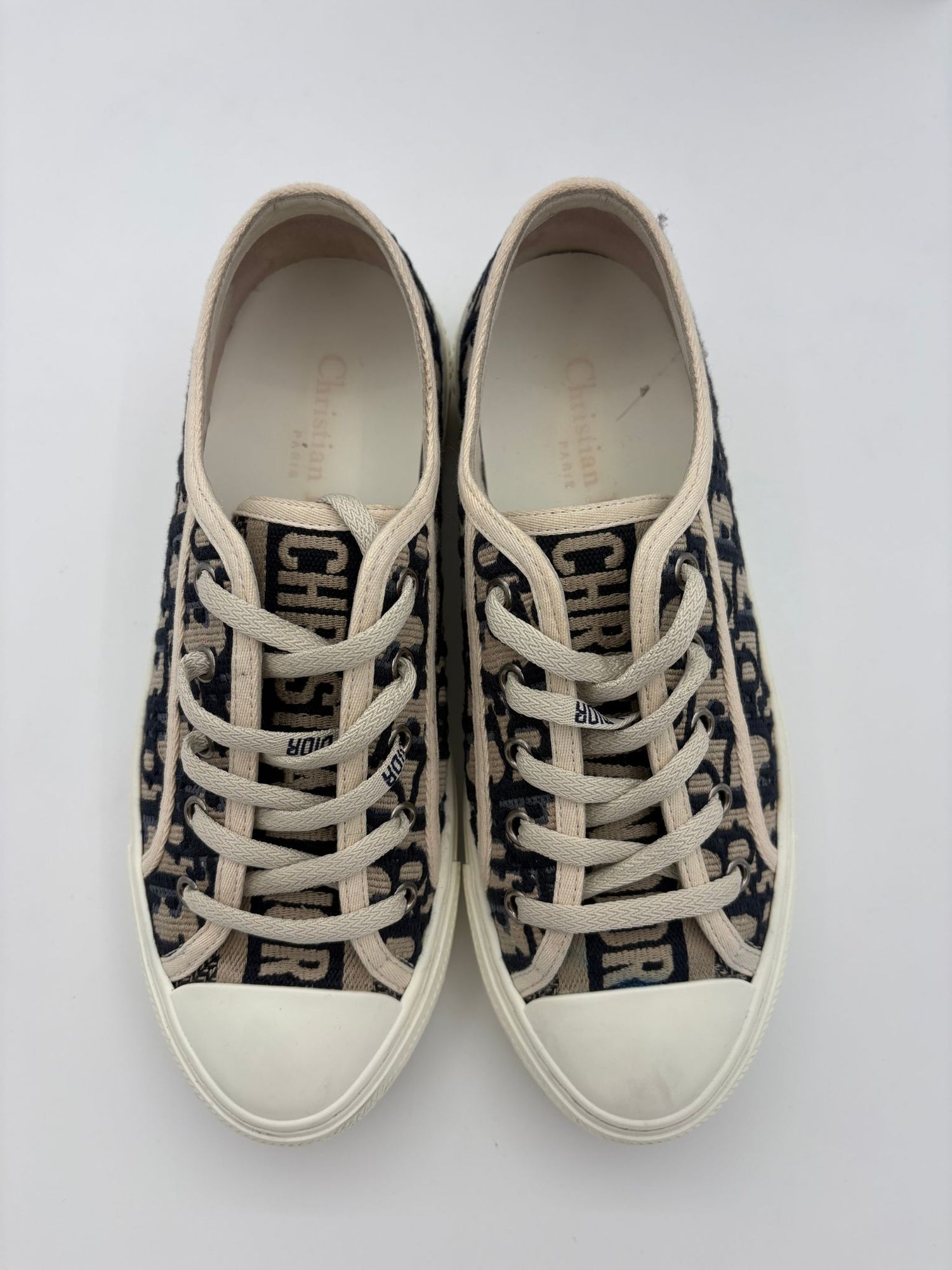 Size 37 DIOR Excellent: This item is gently used Wom Sneakers