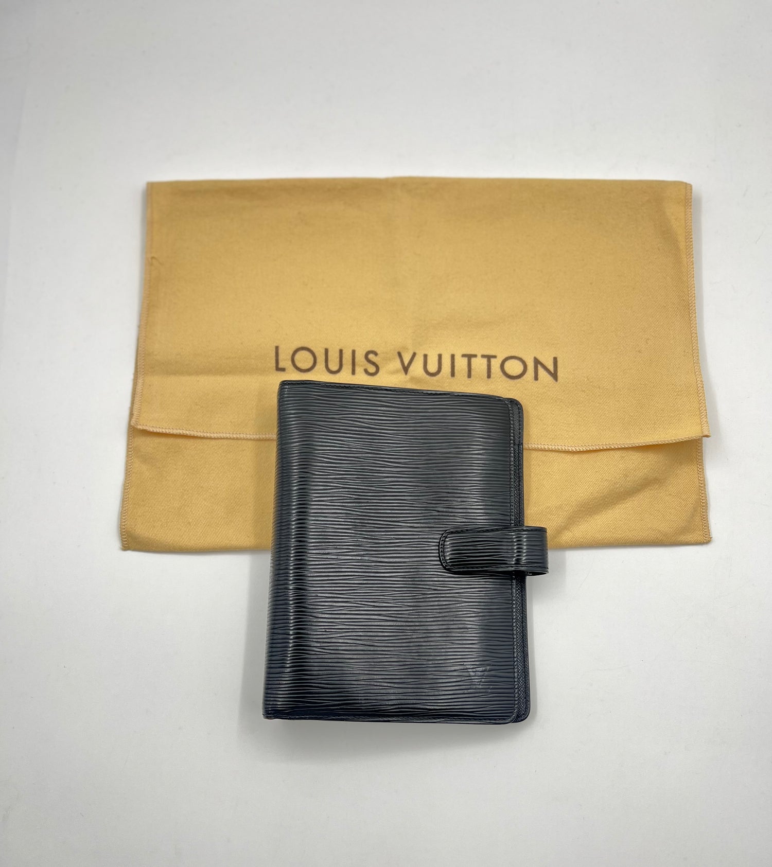 LOUIS VUITTON Like New / NWOT: Item is pristine Other