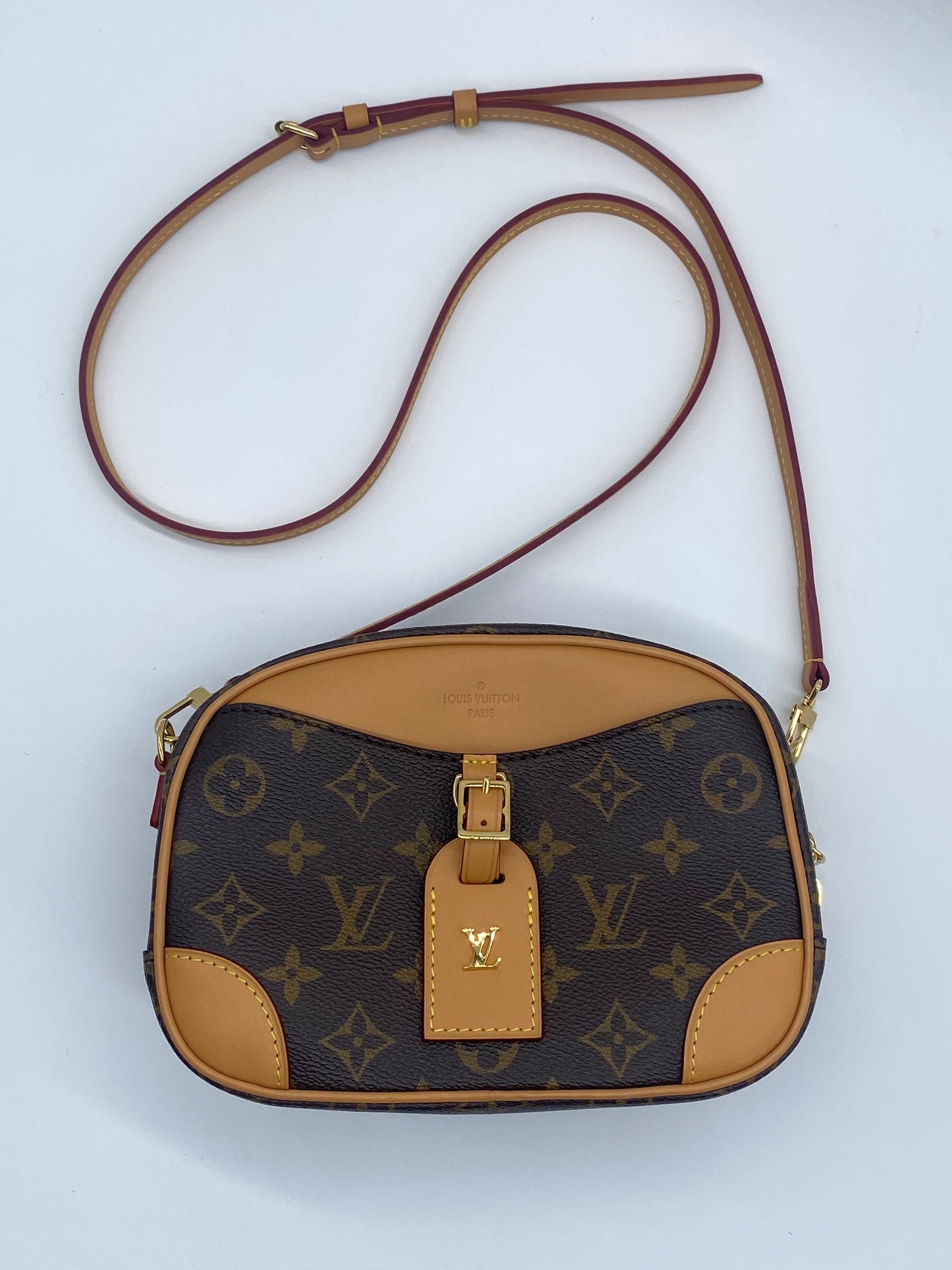 LOUIS VUITTON Like New / NWOT: Item is pristine Handbag