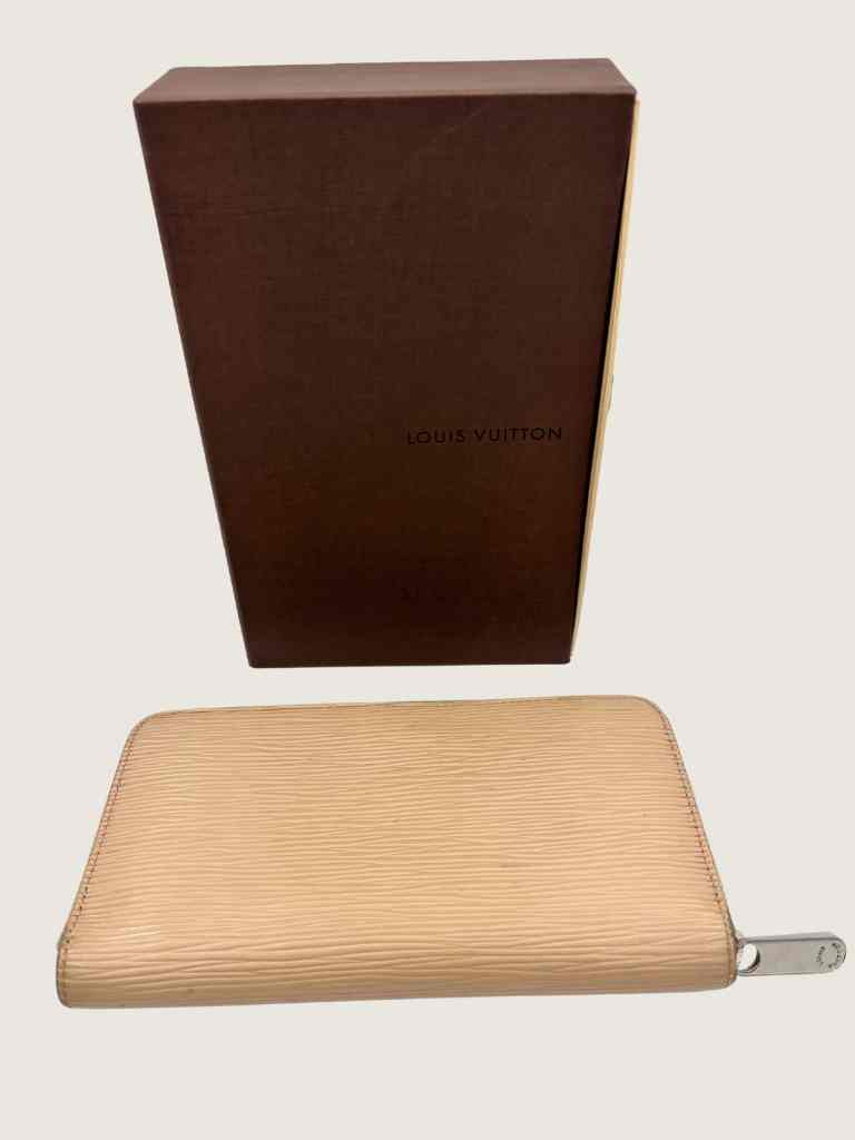 LOUIS VUITTON Wallet