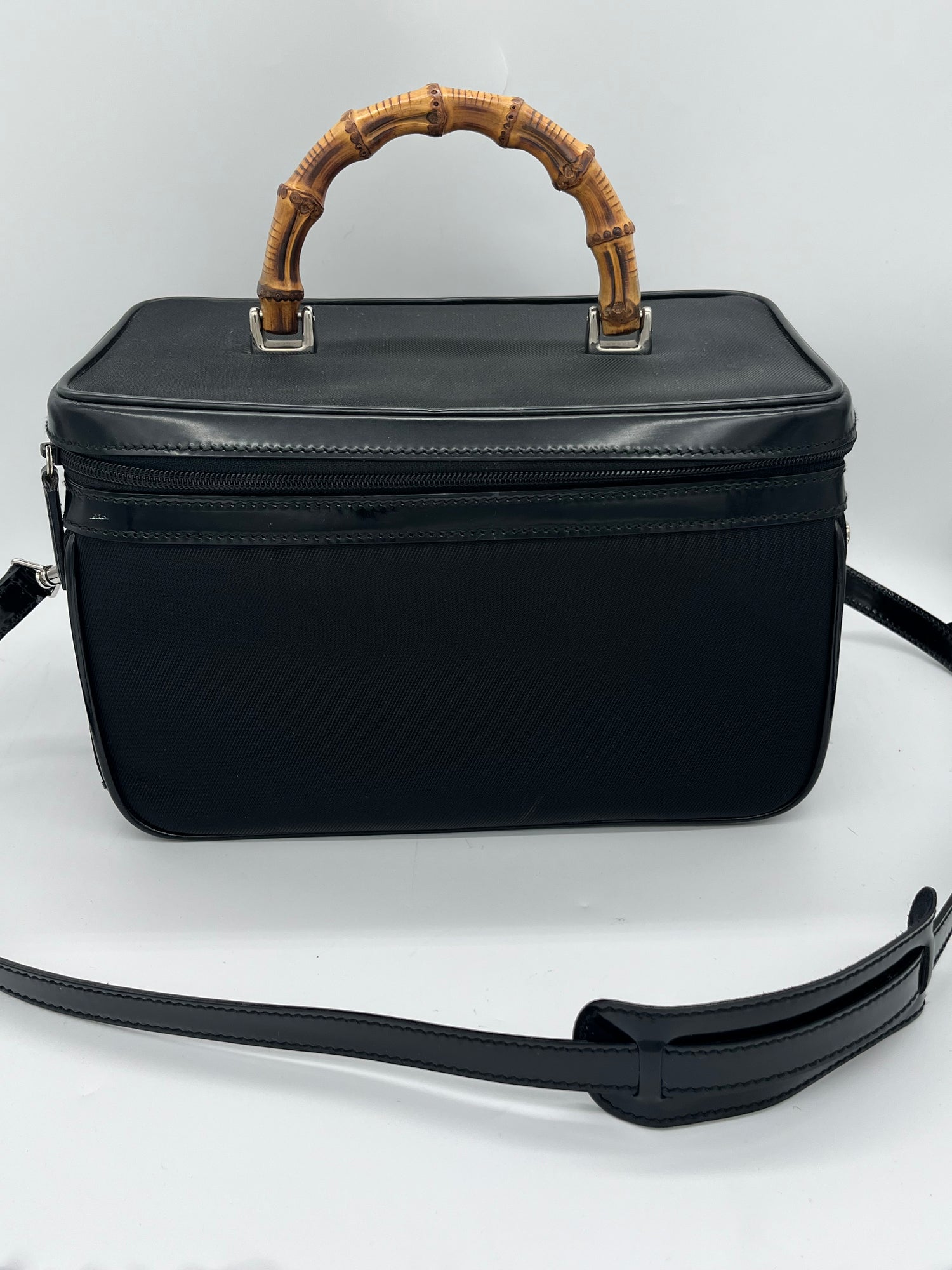 GUCCI Excellent: This item is gently used Handbag