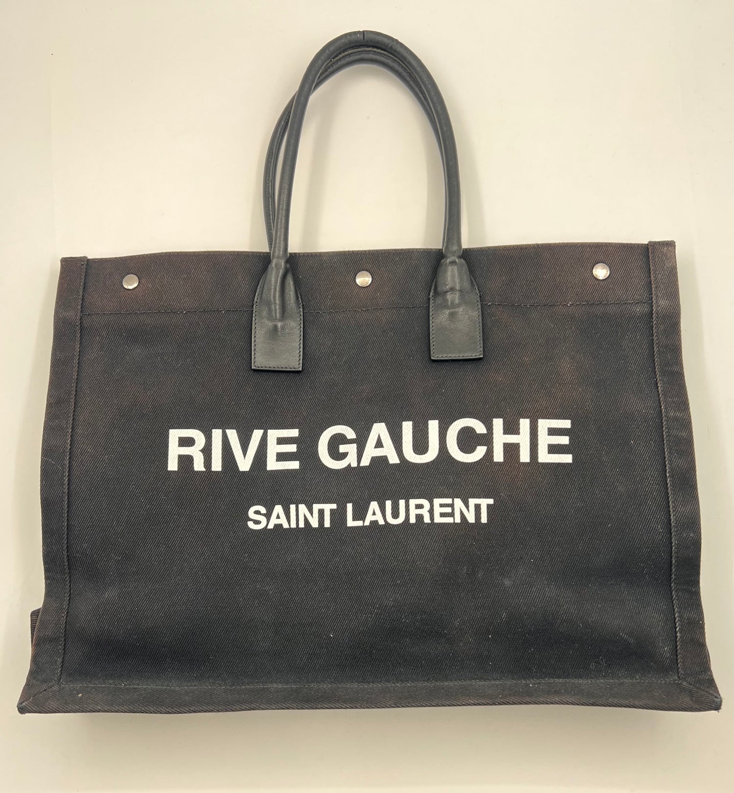 YSL Fair / Well-Loved: Item shows wear Handbag
