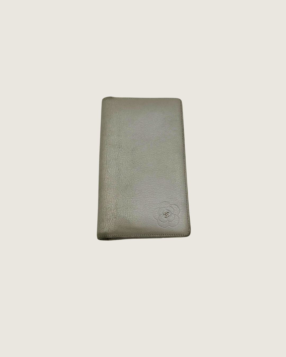 CHANEL Good: Item has clear signs of wear Wallet