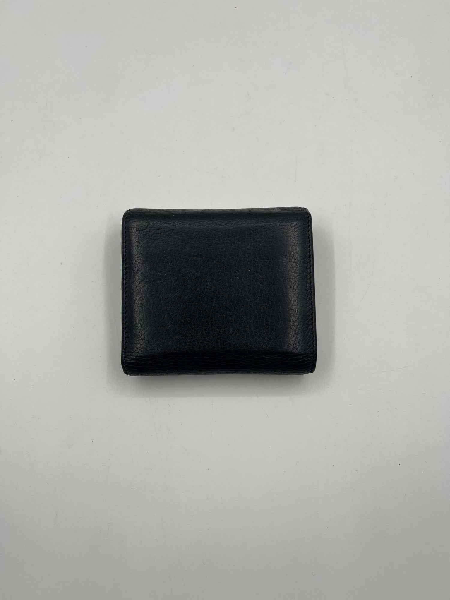GUCCI Excellent: This item is gently used Wallet