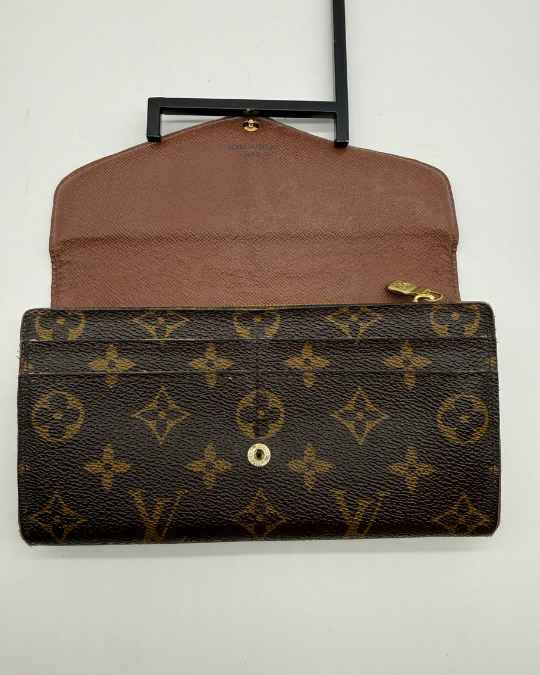 LOUIS VUITTON Wallet