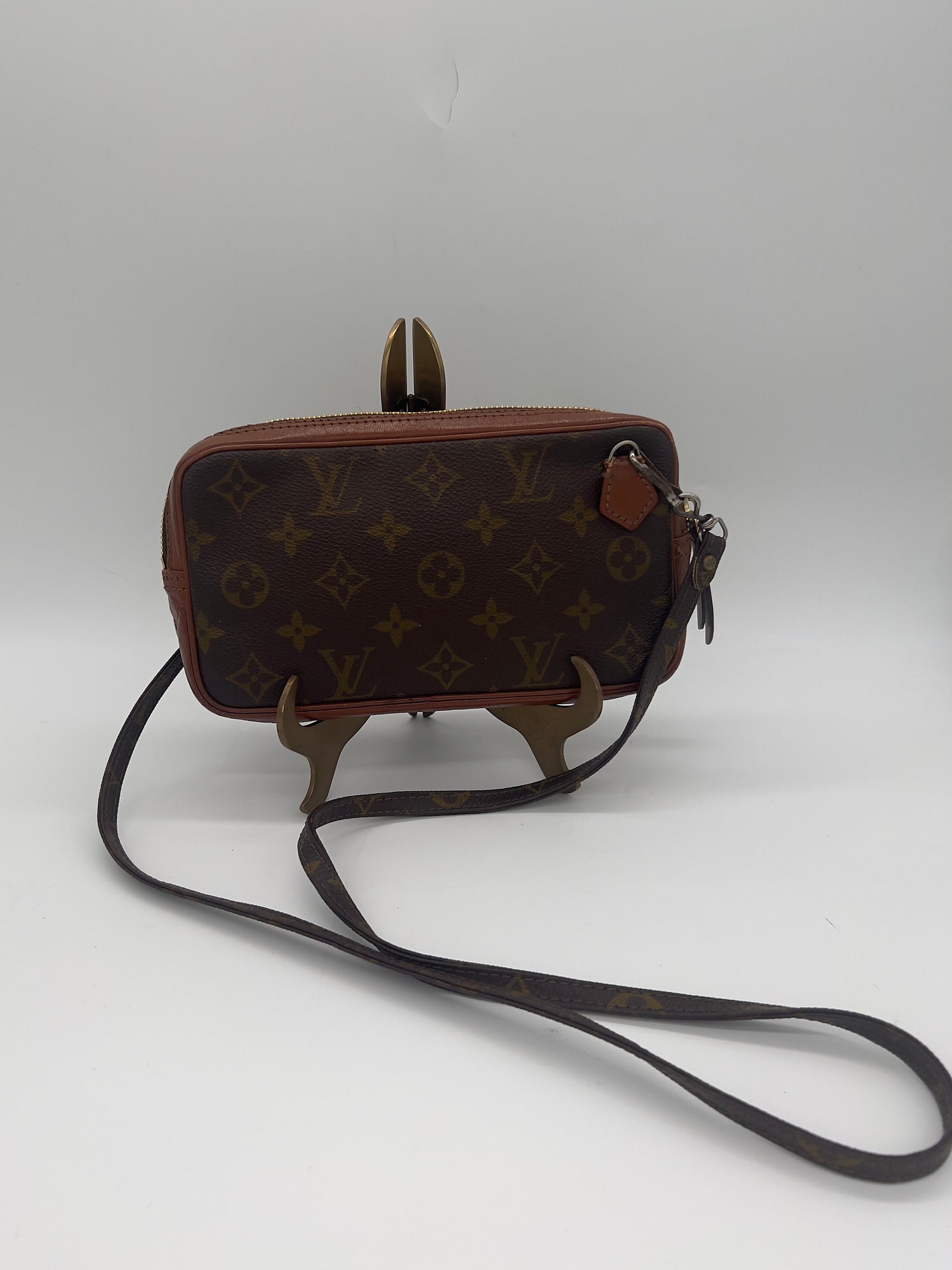 LOUIS VUITTON Handbag