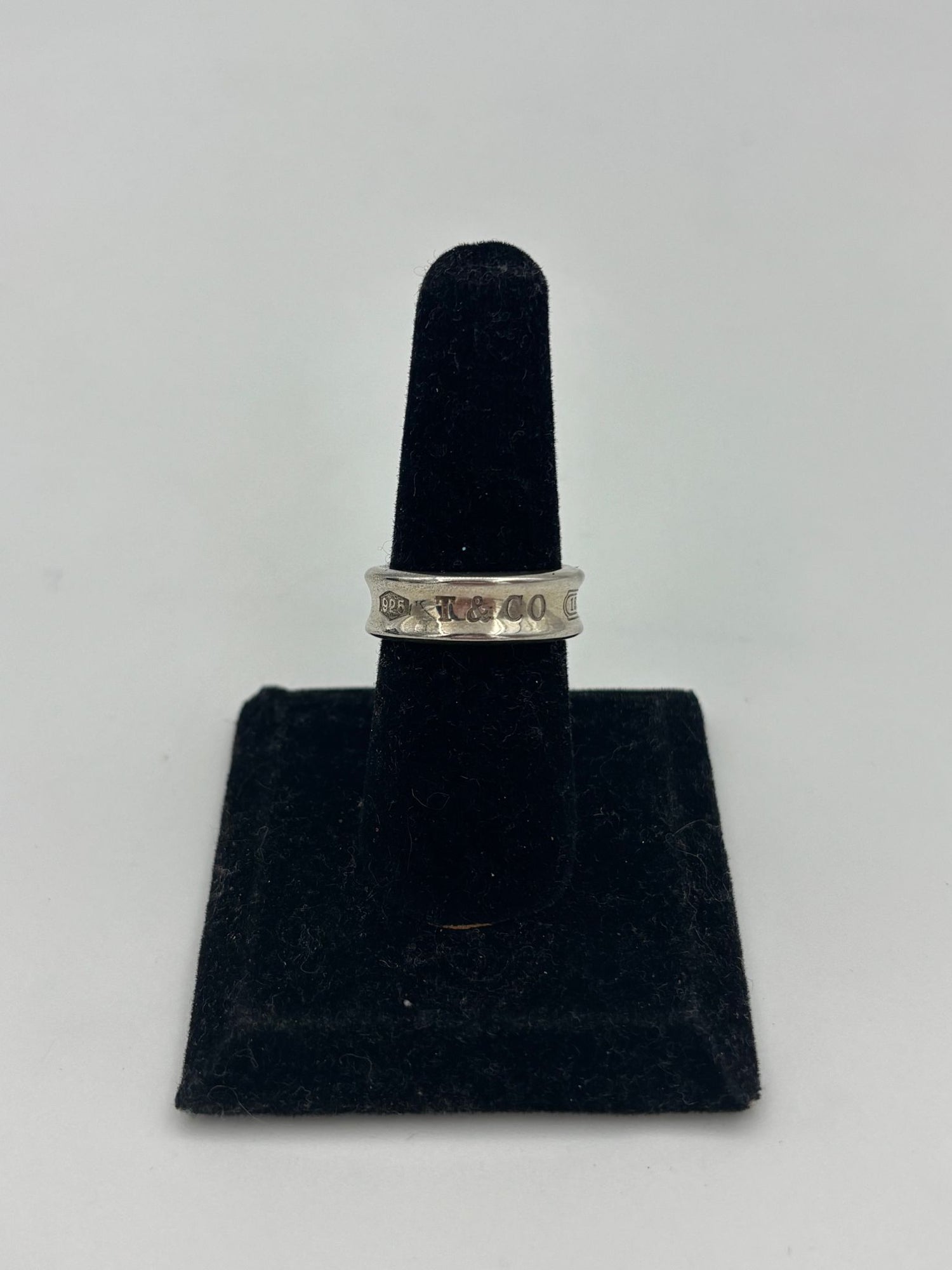 TIFFANY & CO 6 Excellent: This item is gently used Ring