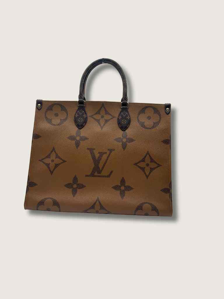 LOUIS VUITTON Handbag