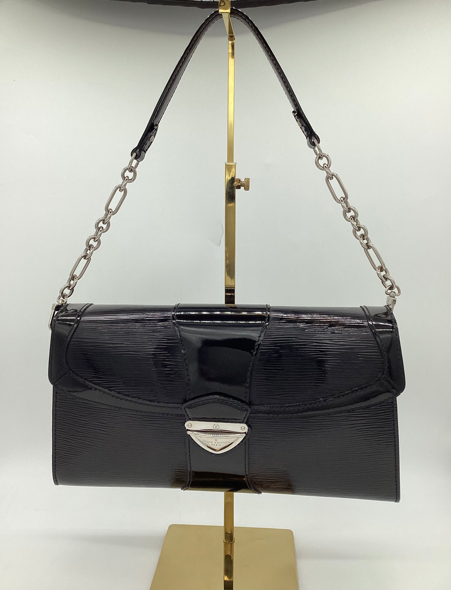 LOUIS VUITTON Handbag
